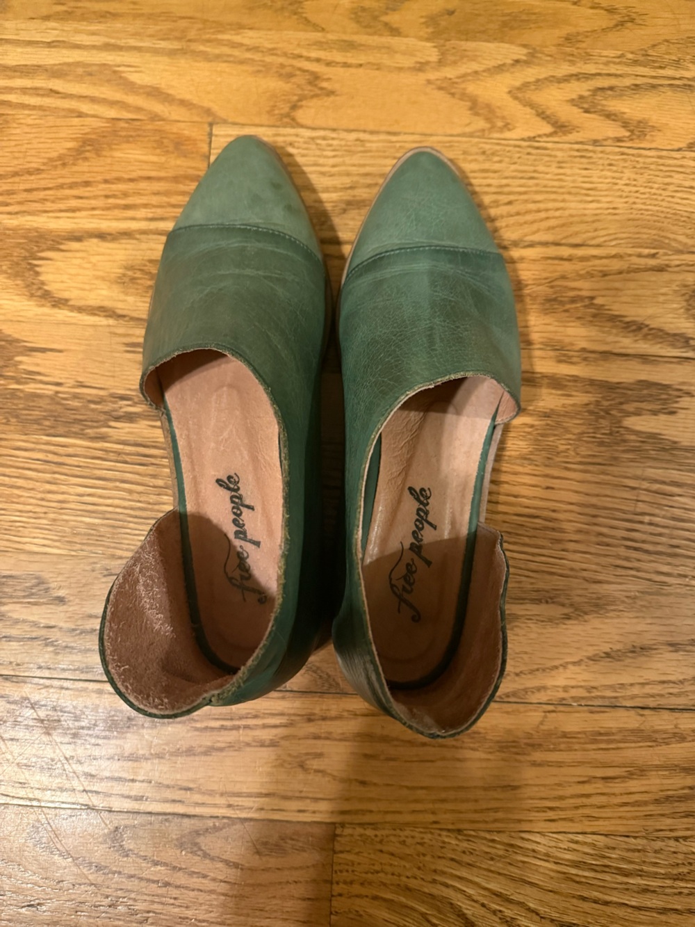 VGUC Free People Royale Flat in green size 38/8